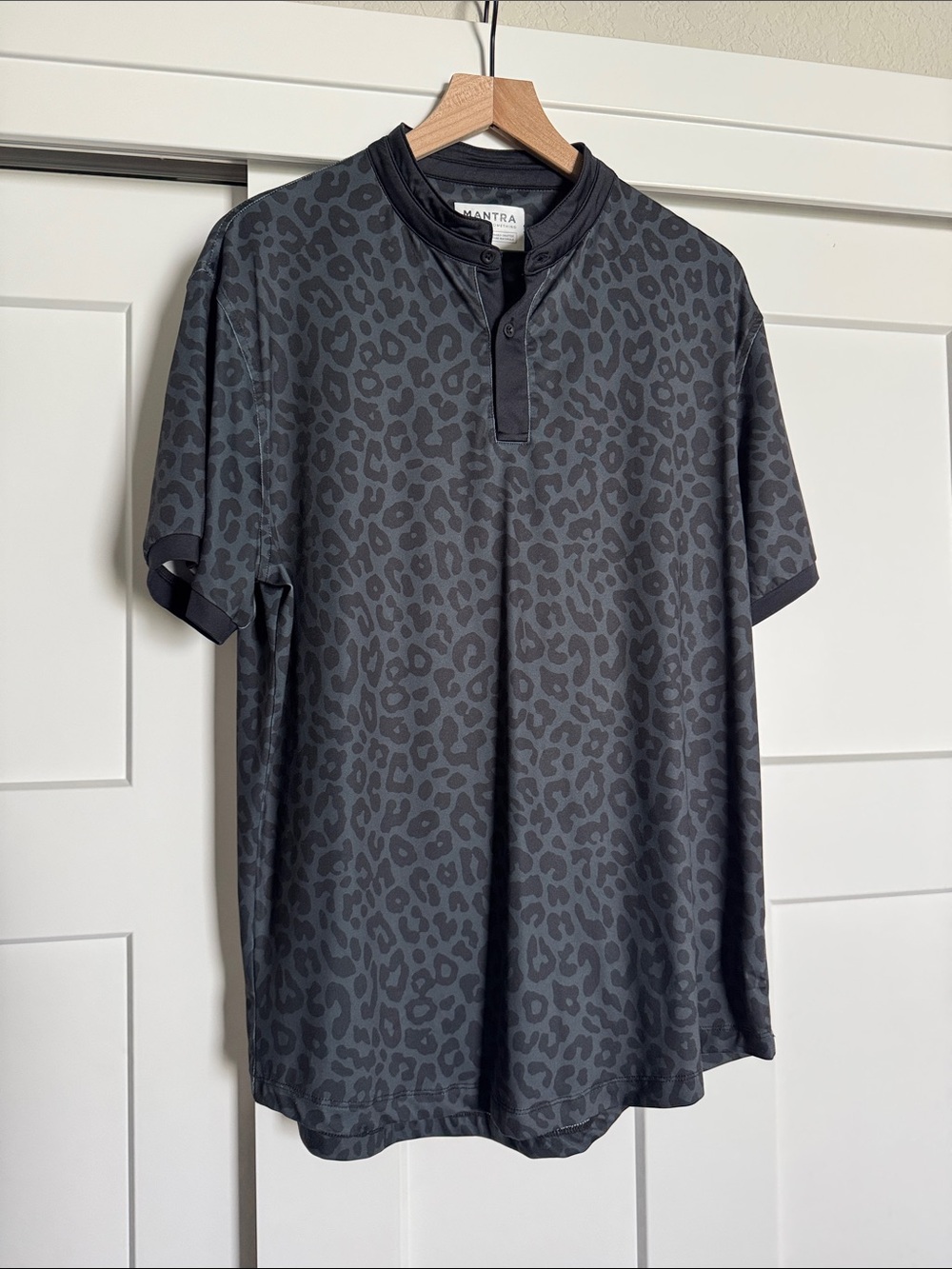 Mantra Men’s Charcoal Leopard-Print Short Sleeve Henley Golf Polo